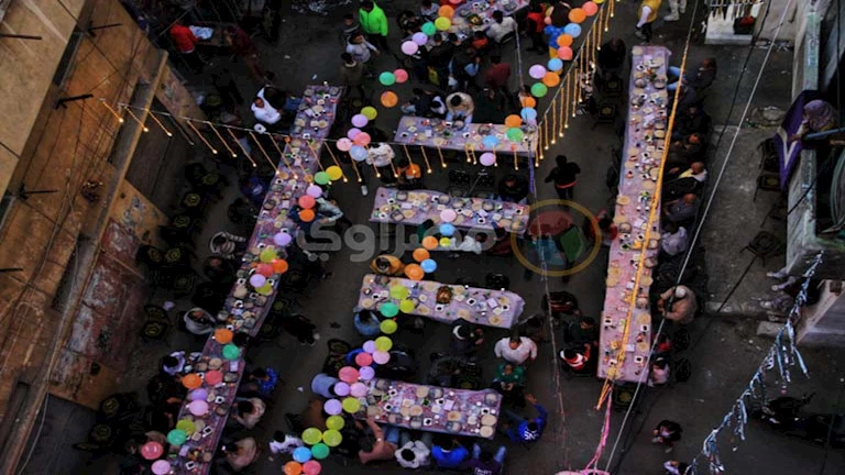 على أرض سيد درويش.. “كوم الدكة” تحتضن أكبر إفطار جماعي بالإسكندرية – صور